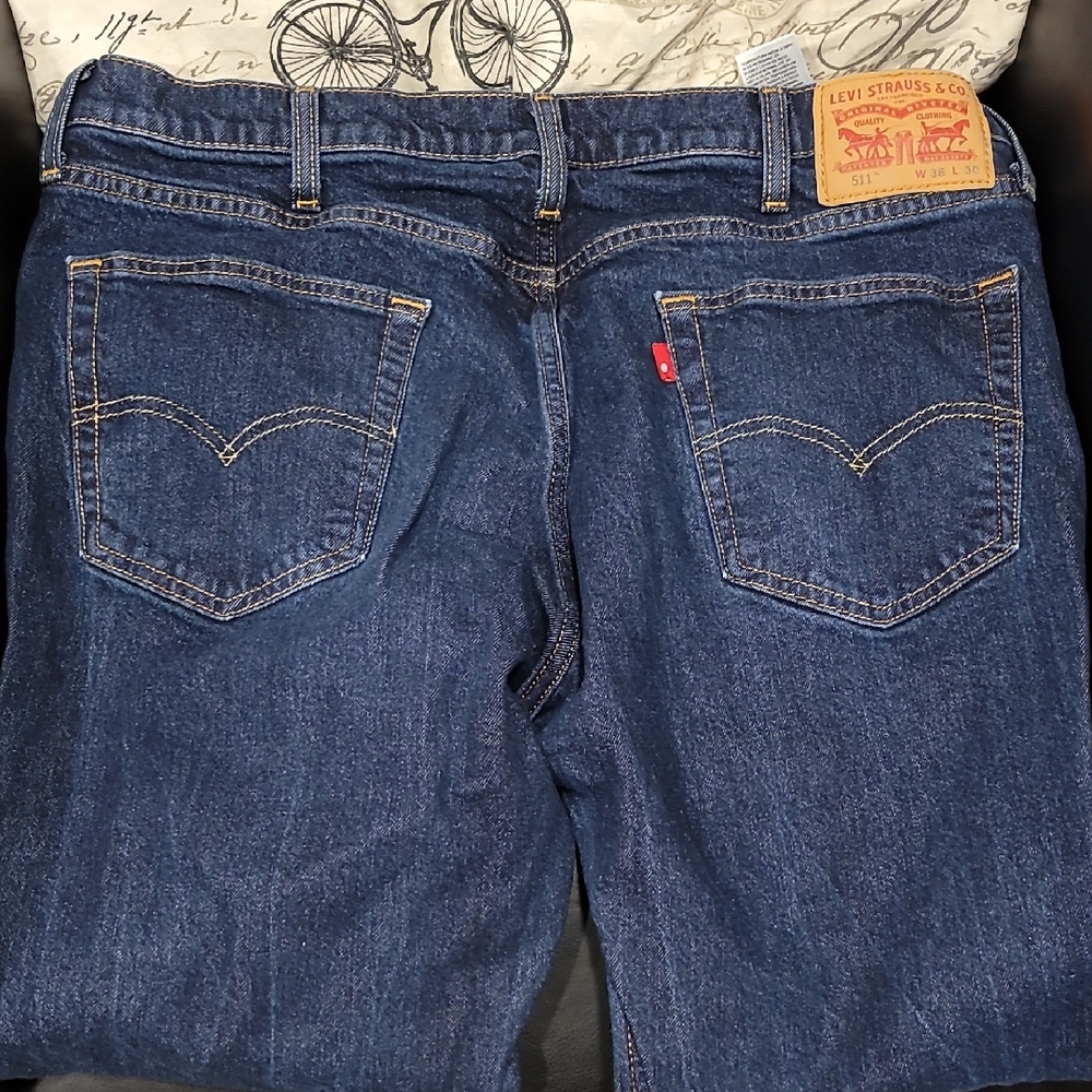 Levi's Men's Dark Blue Relaxed Jeans